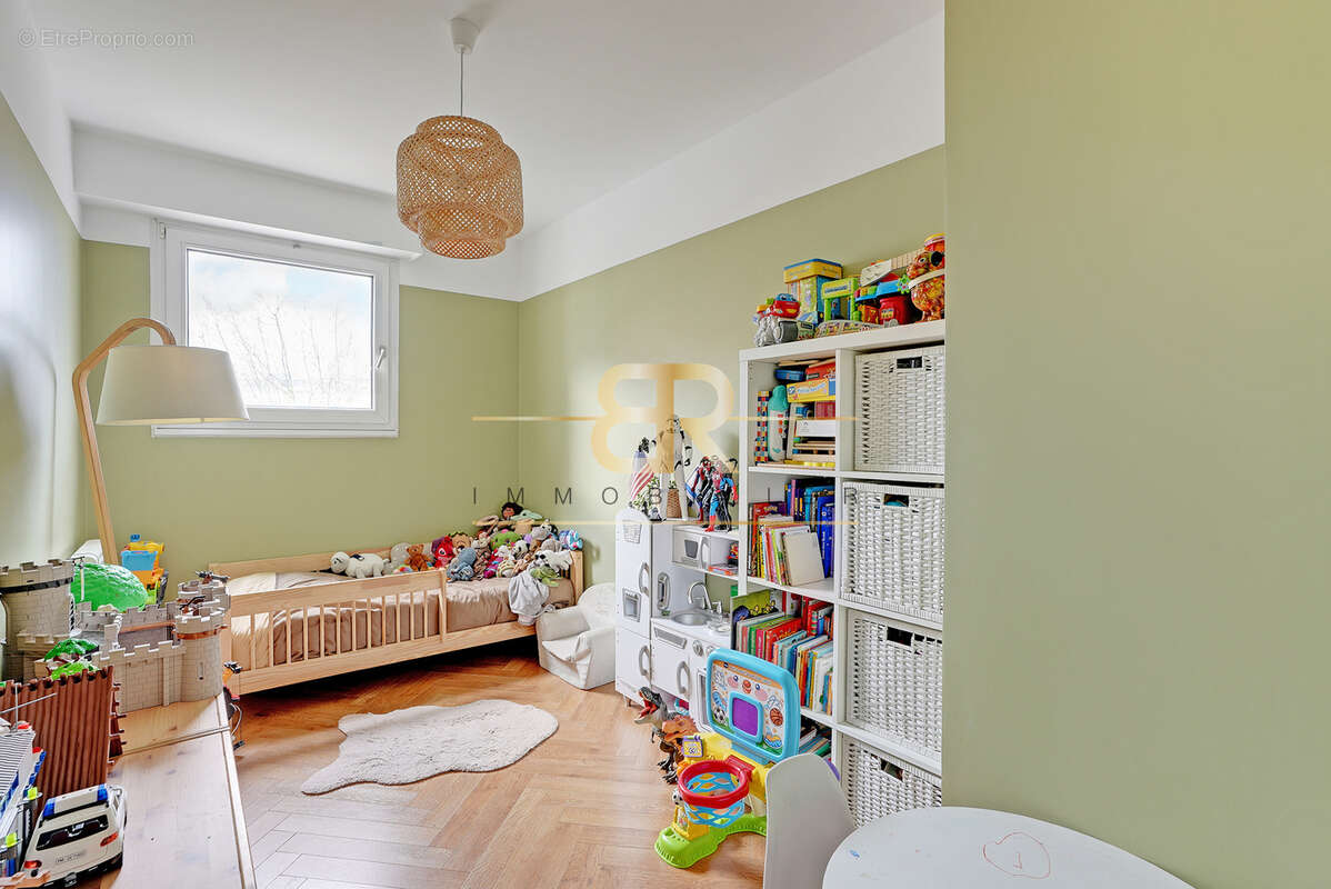 Appartement à LEVALLOIS-PERRET