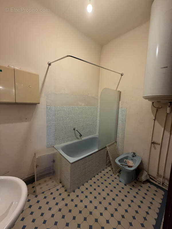 Appartement à MARSEILLE-5E