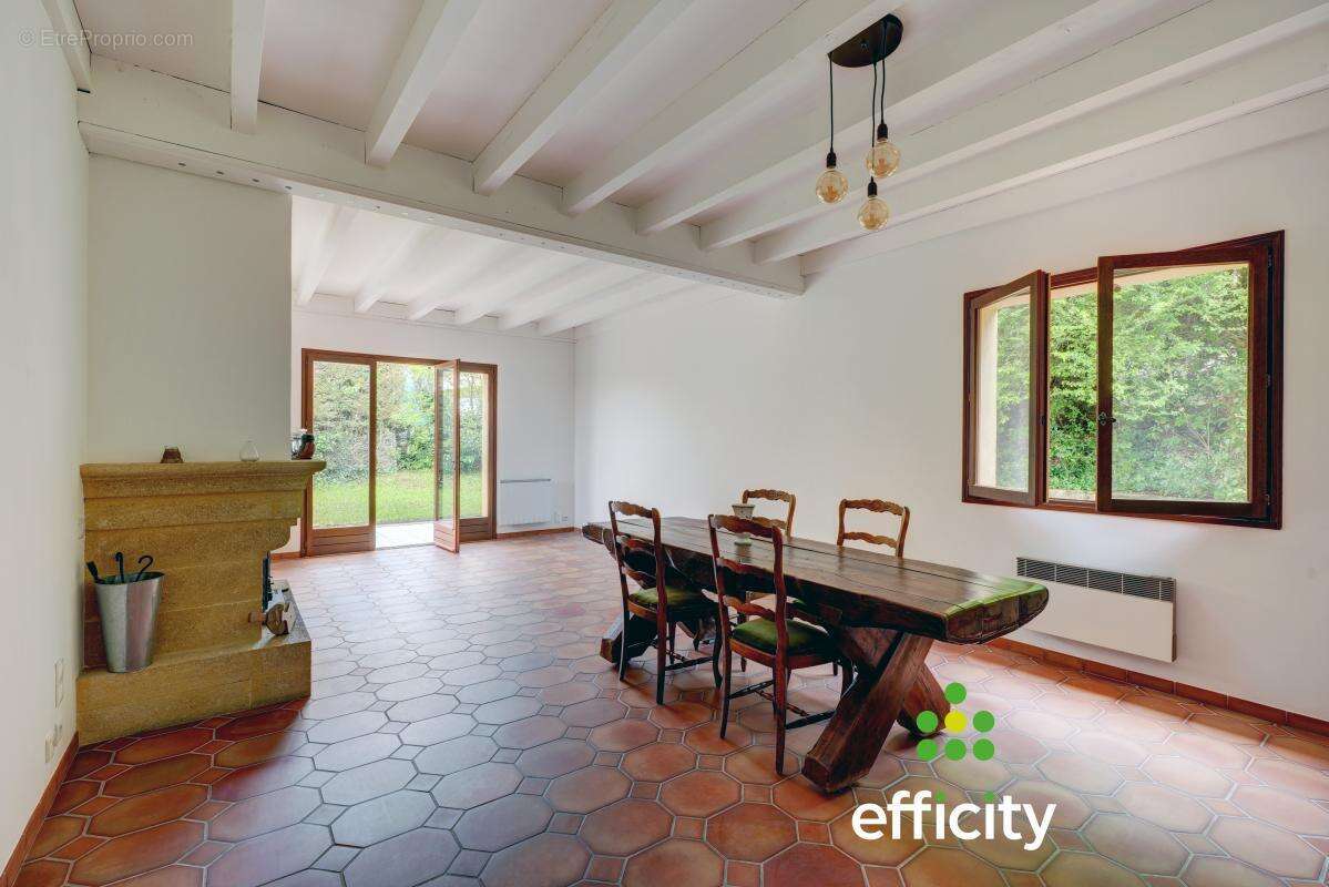 Maison à SAINTE-FOY-LES-LYON