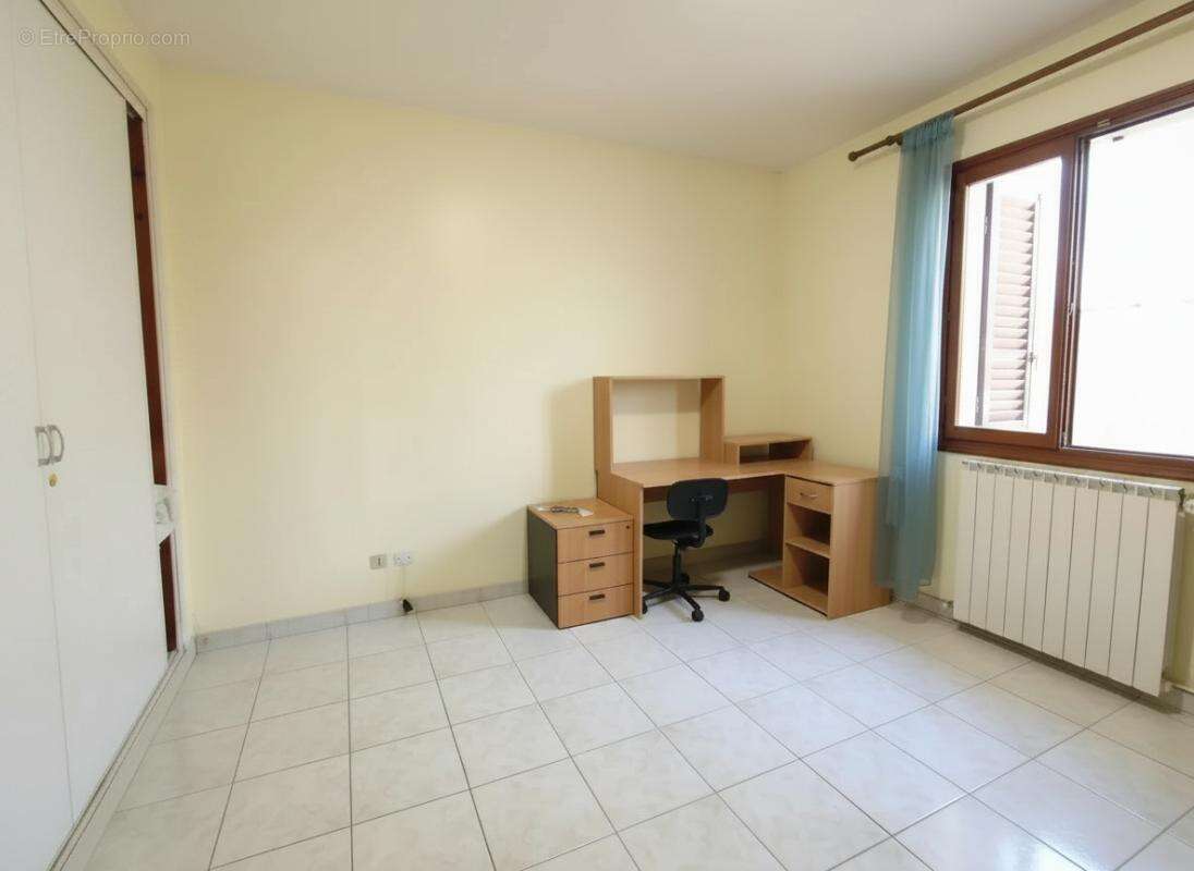 Lezignan Corbieres, Maison d'exception 170 m2, 7 pieces, 4 chambres sur 3000 m2 de terrain - photo 8