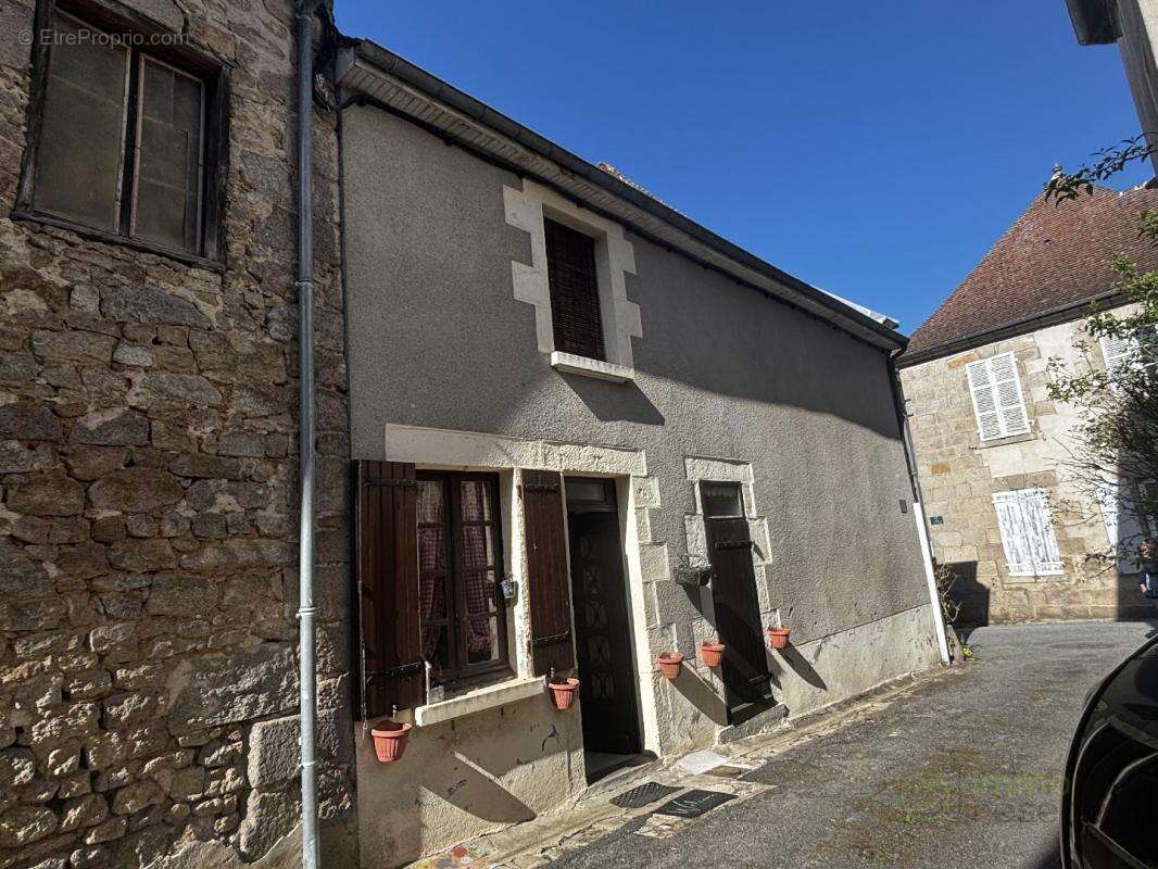 Maison à CHENERAILLES