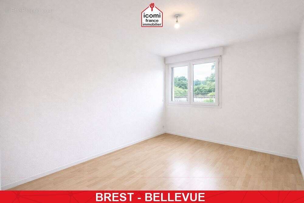 Finistere - brest (29200) - a vendre - appartement - t3 - lumineux - dalle beton - ascenseur - place de parking souterrain prive - photo 7