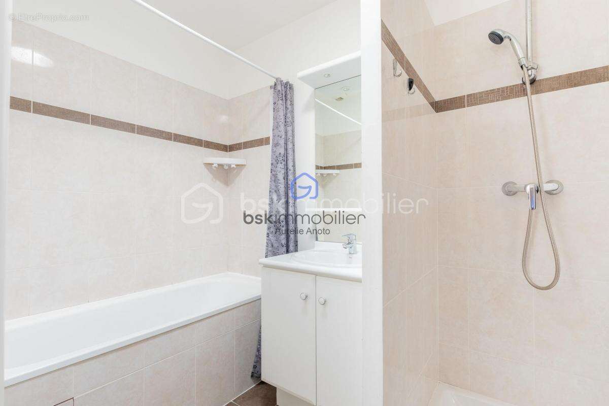 Maison à VIGNEUX-SUR-SEINE