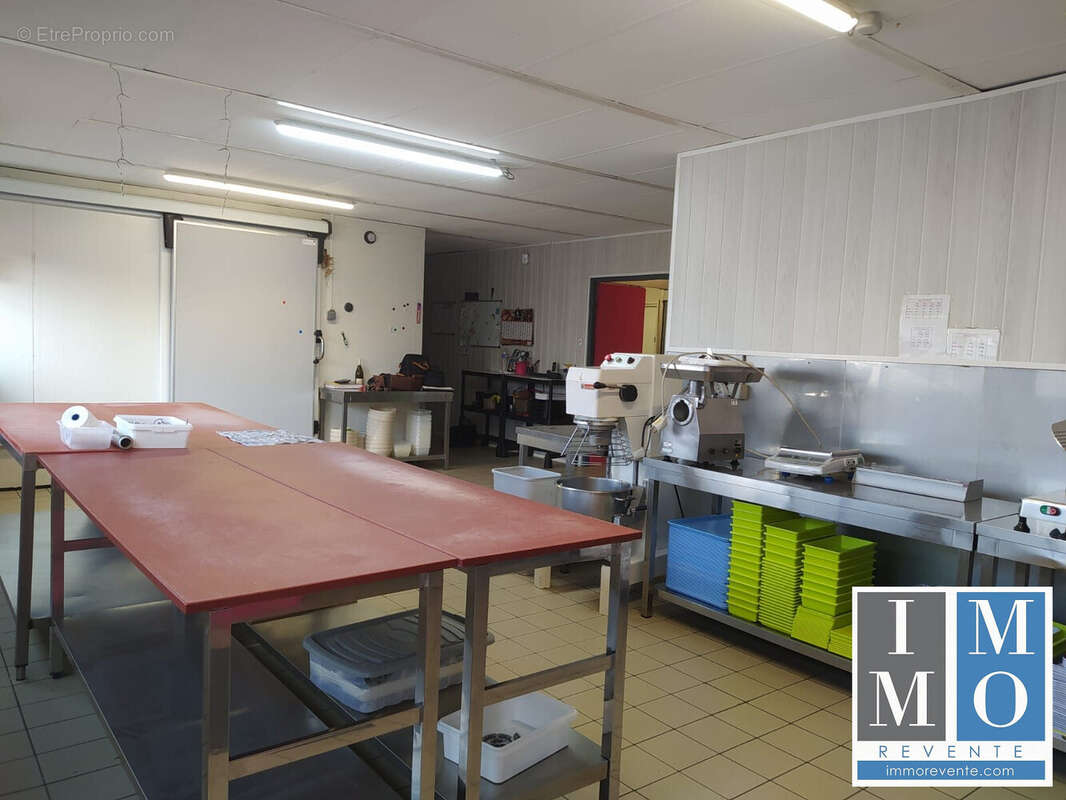 Commerce à VIGNOUX-SOUS-LES-AIX