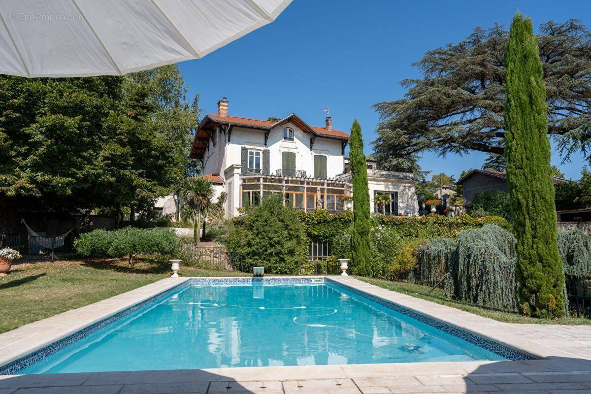 Maison à CALUIRE-ET-CUIRE
