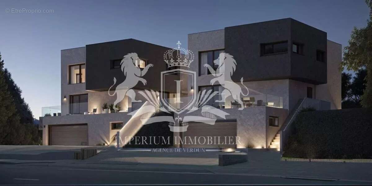 Terrain à MONT-SAINT-MARTIN