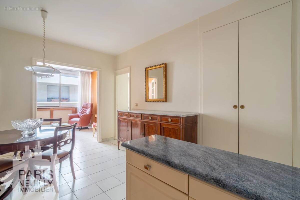 Appartement à PARIS-14E