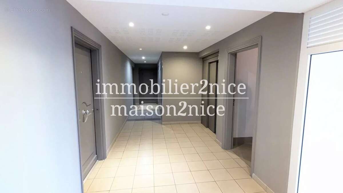 Appartement à VALLAURIS