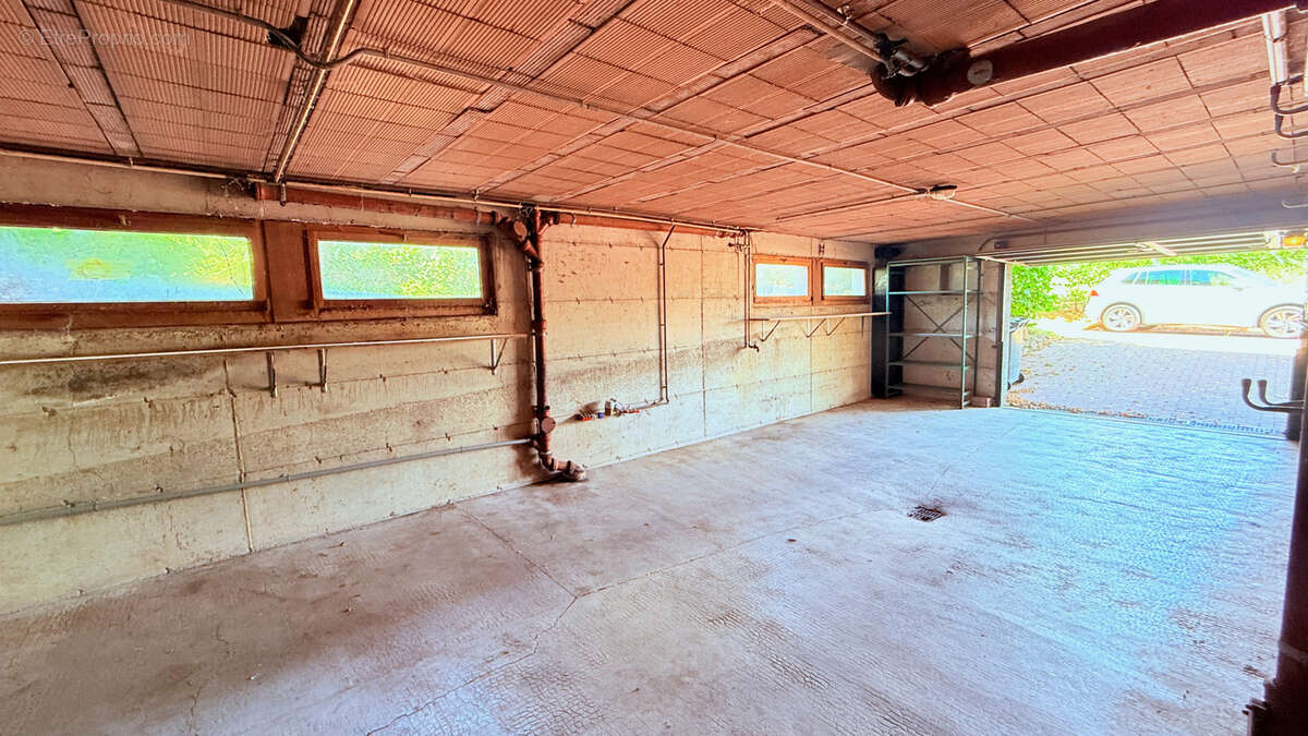 Maison - 191m2 - 6 chambres - Terrain 1053m2 - En limite de zone constructible en haut de Zellenberg ! - photo 27