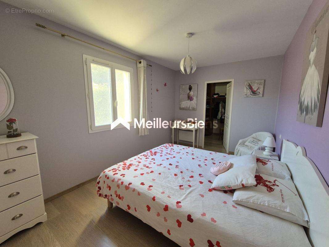 Maison à PEZILLA-LA-RIVIERE