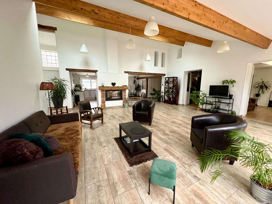 Maison à SAINT-ARNOULT-EN-YVELINES