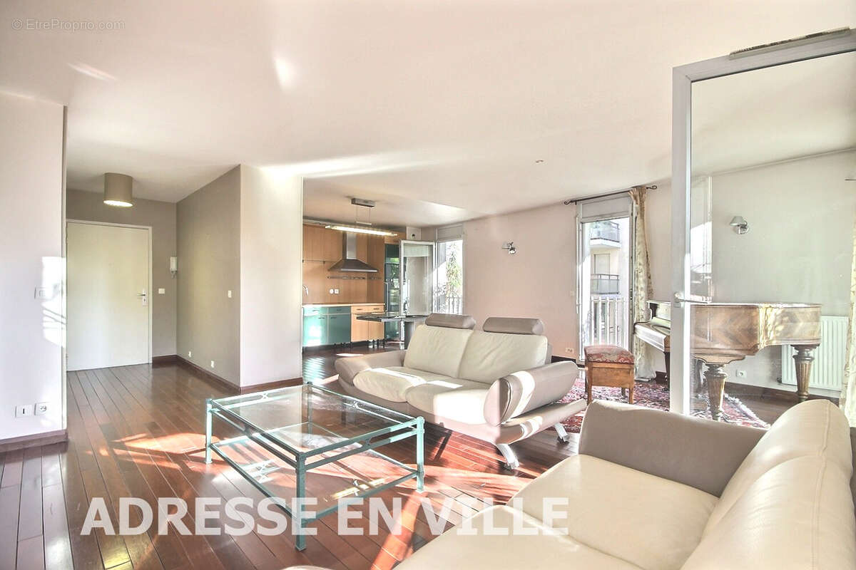 Appartement à PARIS-17E