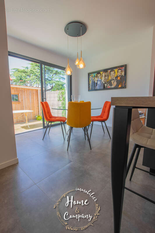 Maison à VAUX-SUR-MER