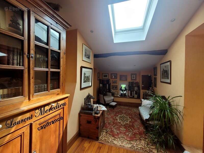 Maison familiale de 240 m² avec terrain divisible de 2 750 m² – À 10 min de Saint-André-de-Cubzac - photo 6