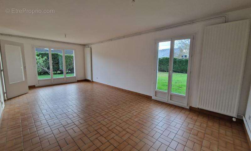 Maison à SOTTEVILLE-SUR-MER