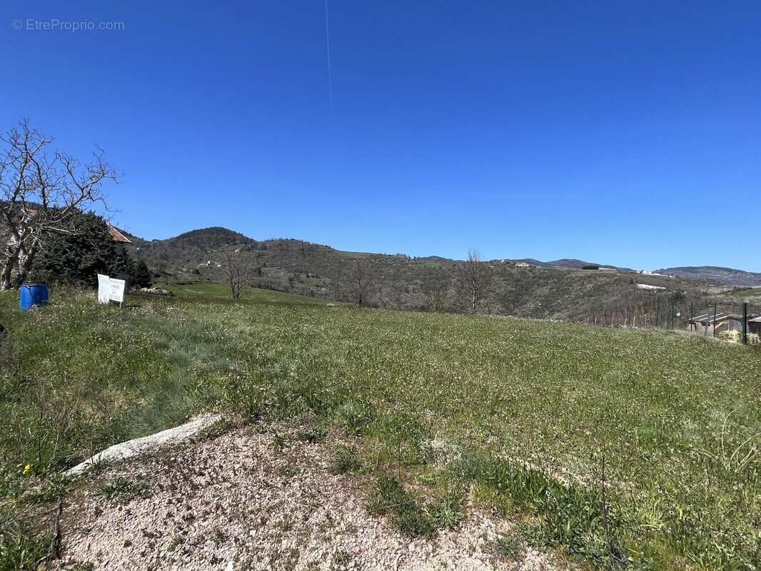 Terrain à LE CRESTET