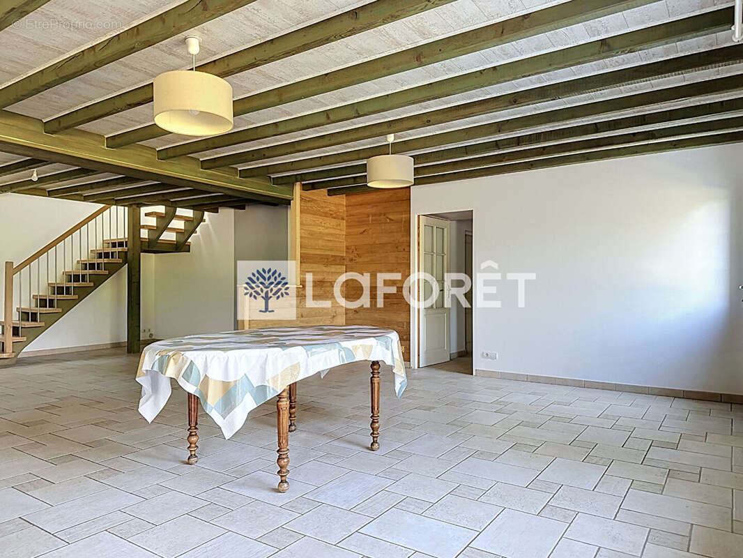 Maison à MAZIERES-EN-GATINE