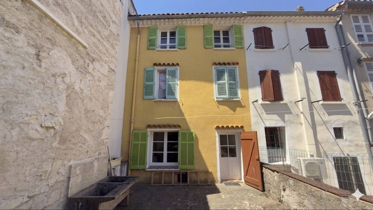 Appartement à GONFARON