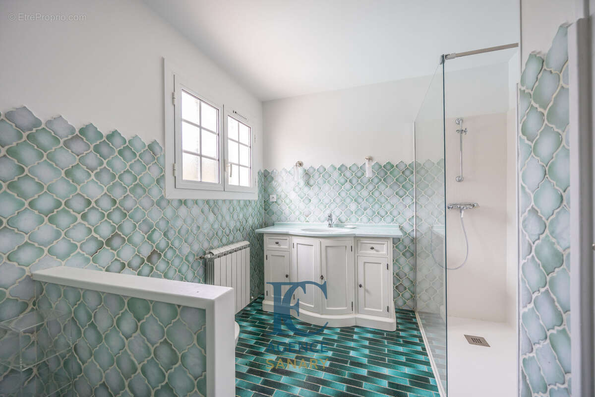 Maison à SAINT-CYR-SUR-MER