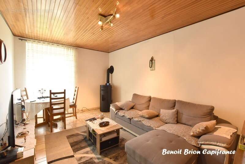 Maison à LOUVIGNE-DU-DESERT