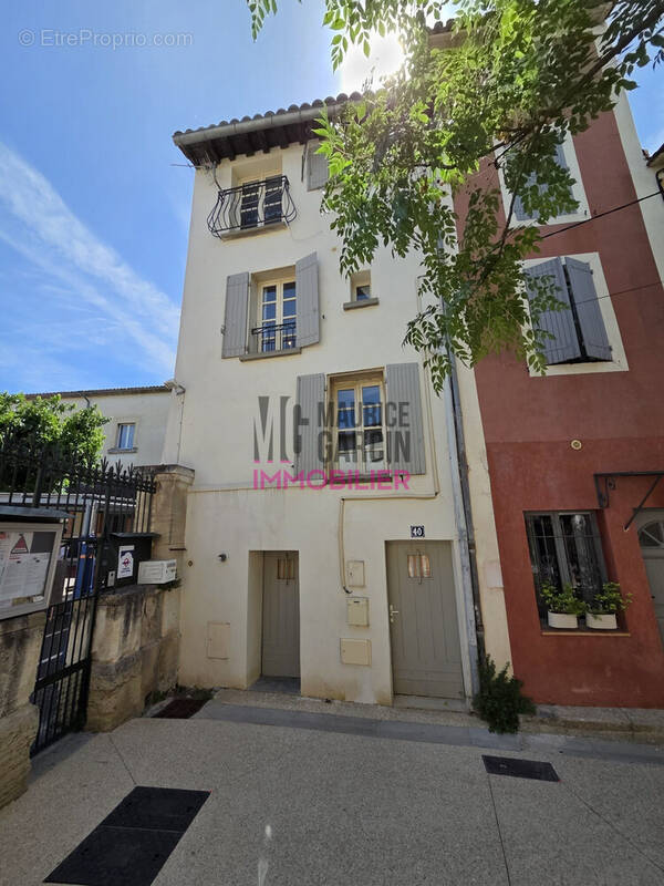 Maison à L'ISLE-SUR-LA-SORGUE