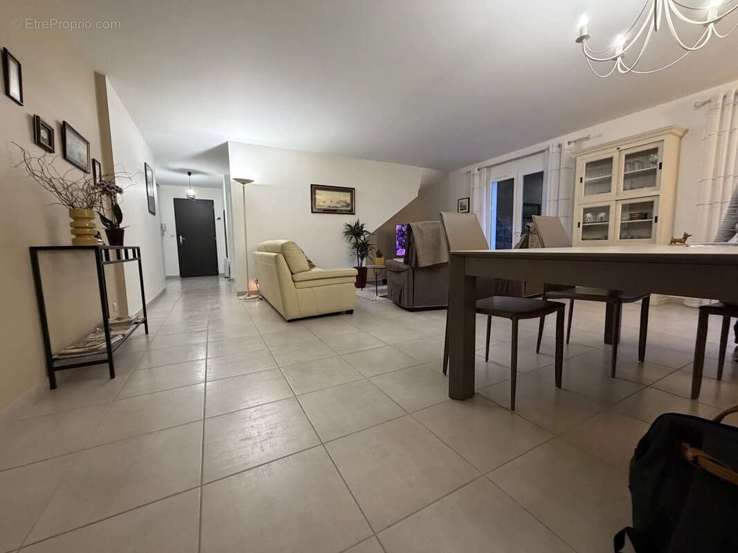 Maison à CAVEIRAC