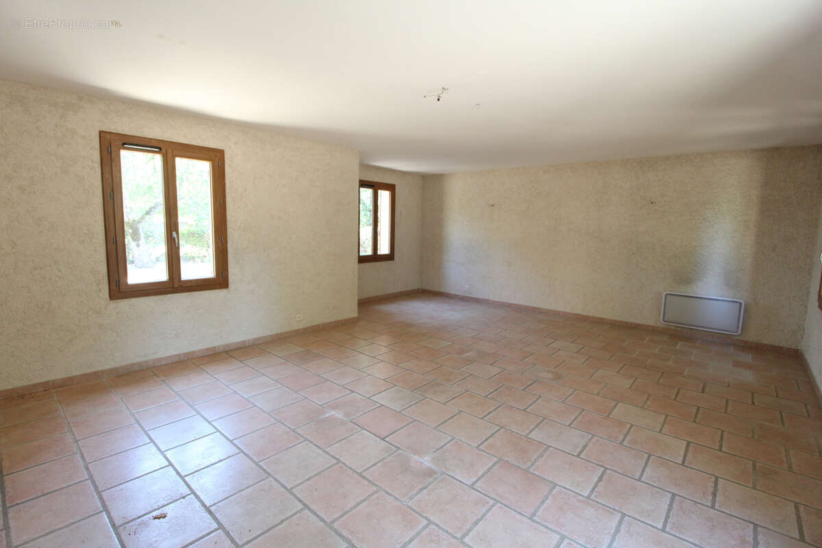 Maison à SAINT-SATURNIN-LES-APT