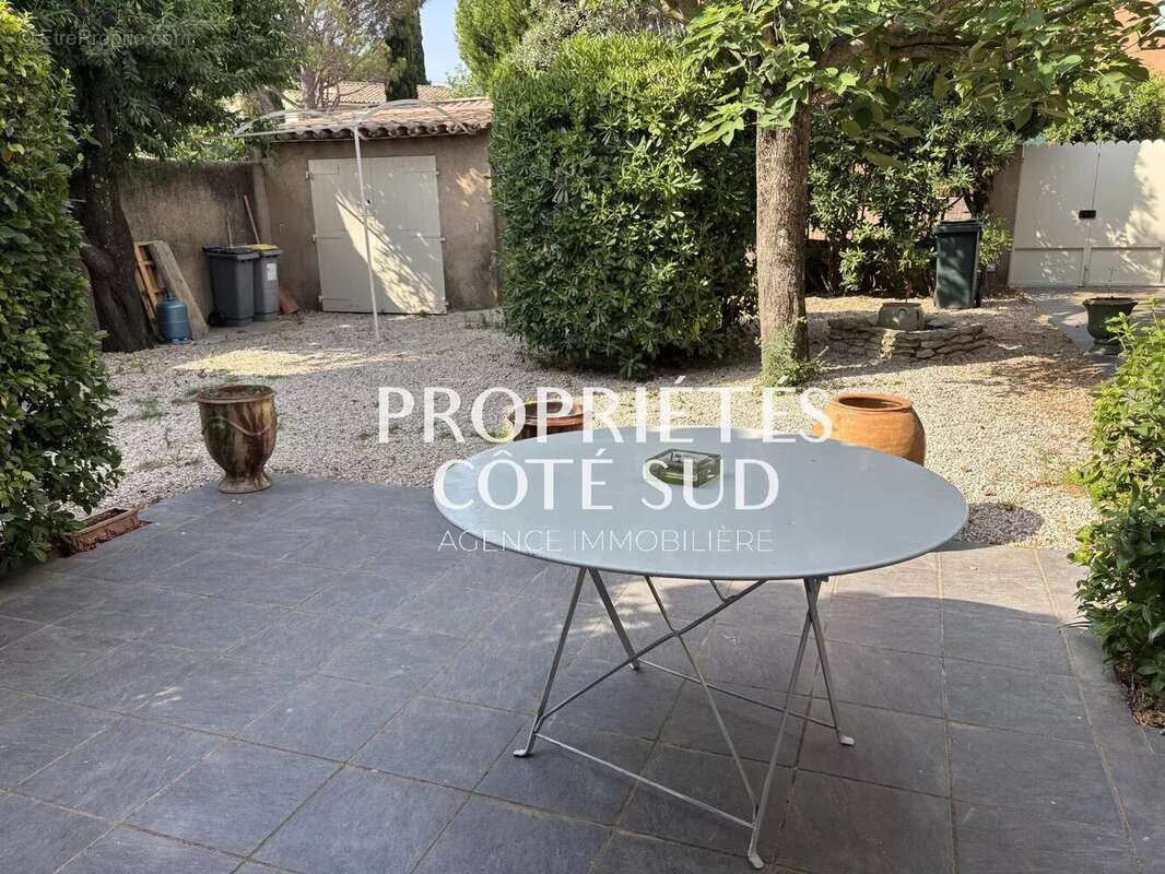 Maison à VILLENEUVE-LES-AVIGNON