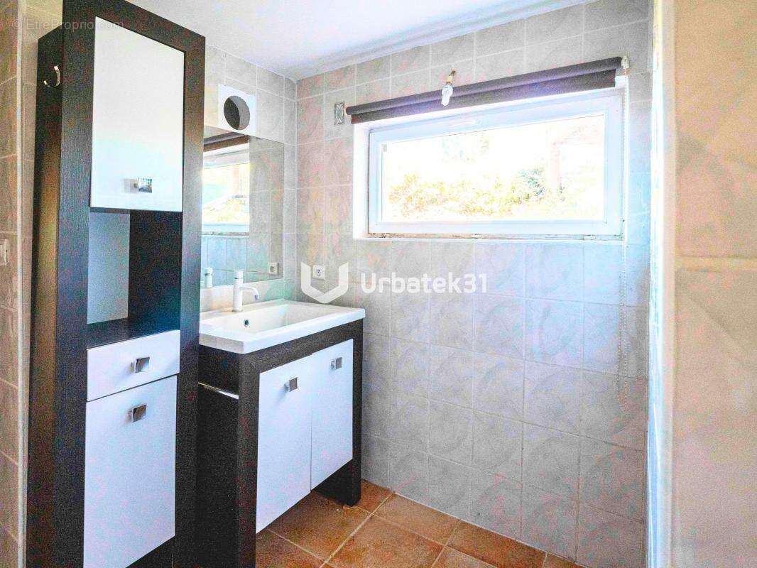 Maison à SAINT-ESTEVE-JANSON