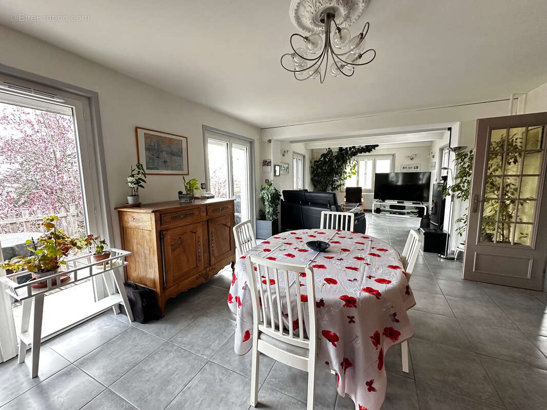 Maison à AMBIERLE