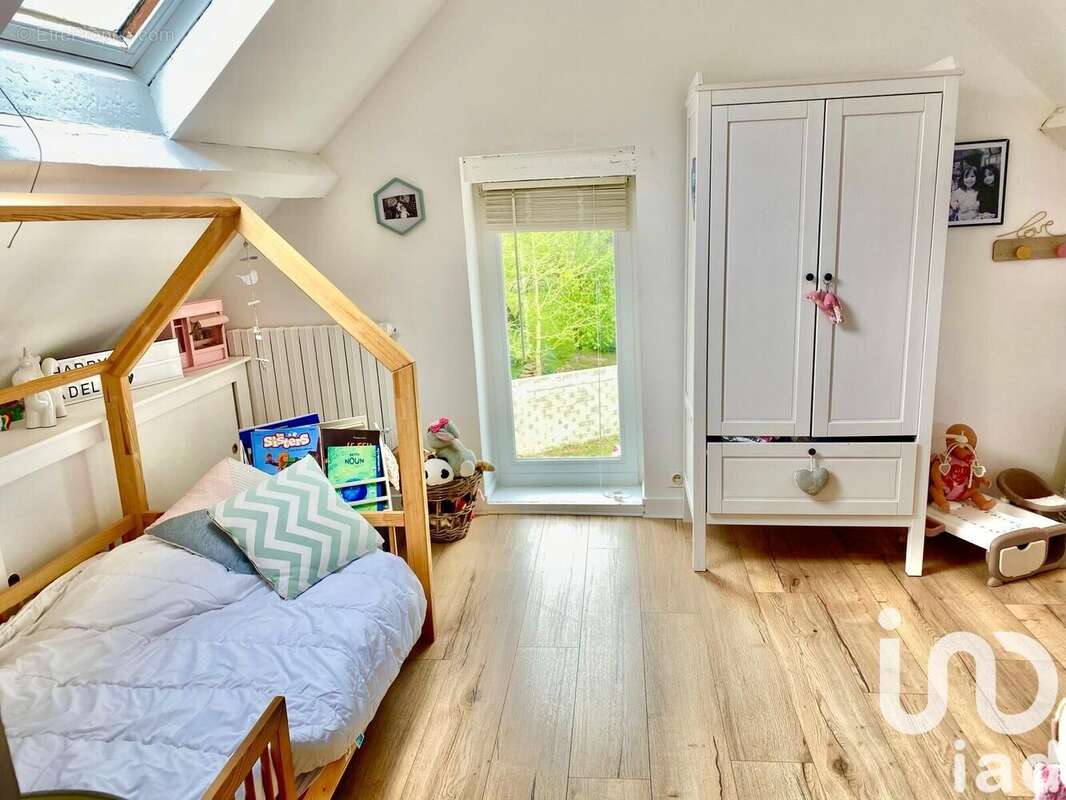 Photo 6 - Maison à VALLANGOUJARD