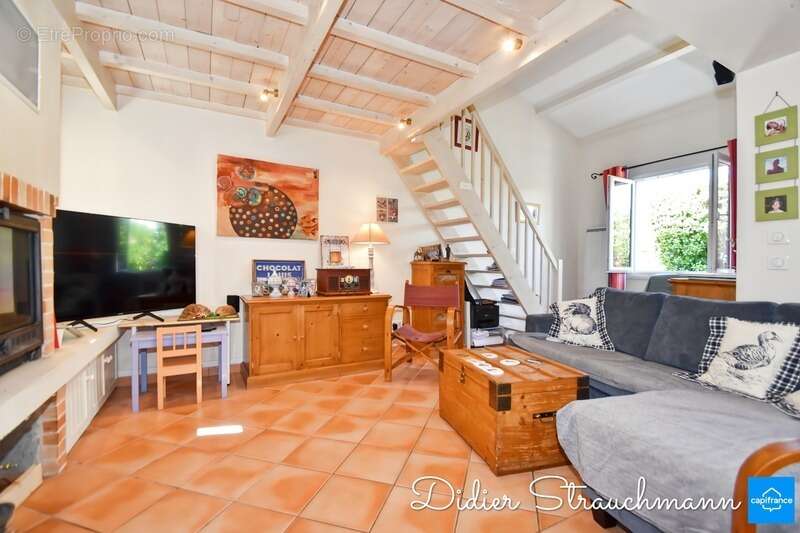 Maison à vendre 8 pièces CLAVETTE (17) - photo 7