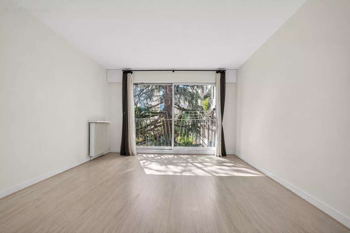 Appartement à LEVALLOIS-PERRET