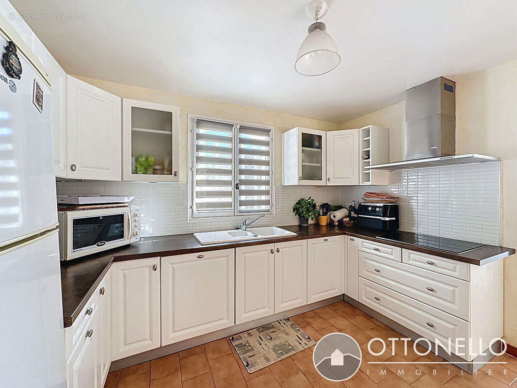 Maison à ROQUEBRUNE-SUR-ARGENS