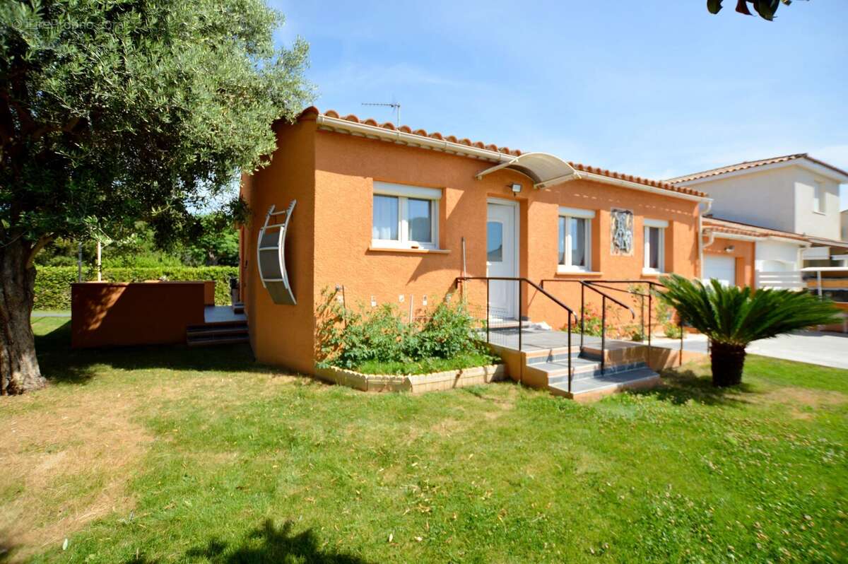 Maison à VALERGUES