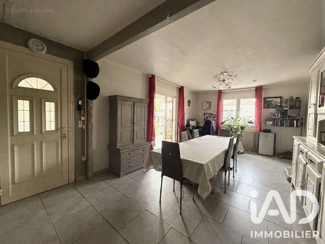 Maison 85 m² à Lamothe-Landerron  - photo 3