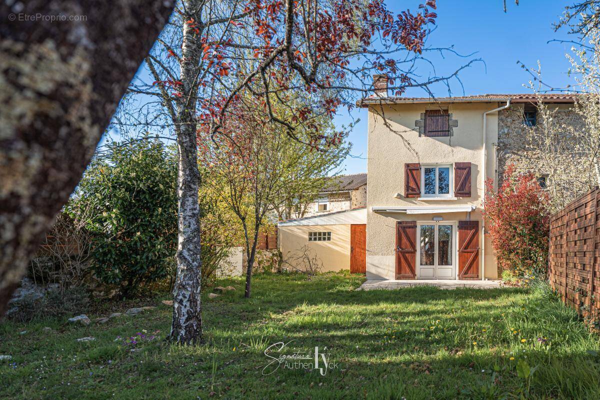 Maison à COUZEIX
