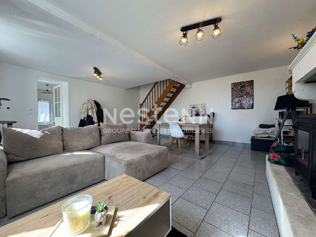 A 20min de Rochefort et Saintes : Beurlay : Maison en Pierre 2 chambres et terrain non attenant - photo 3