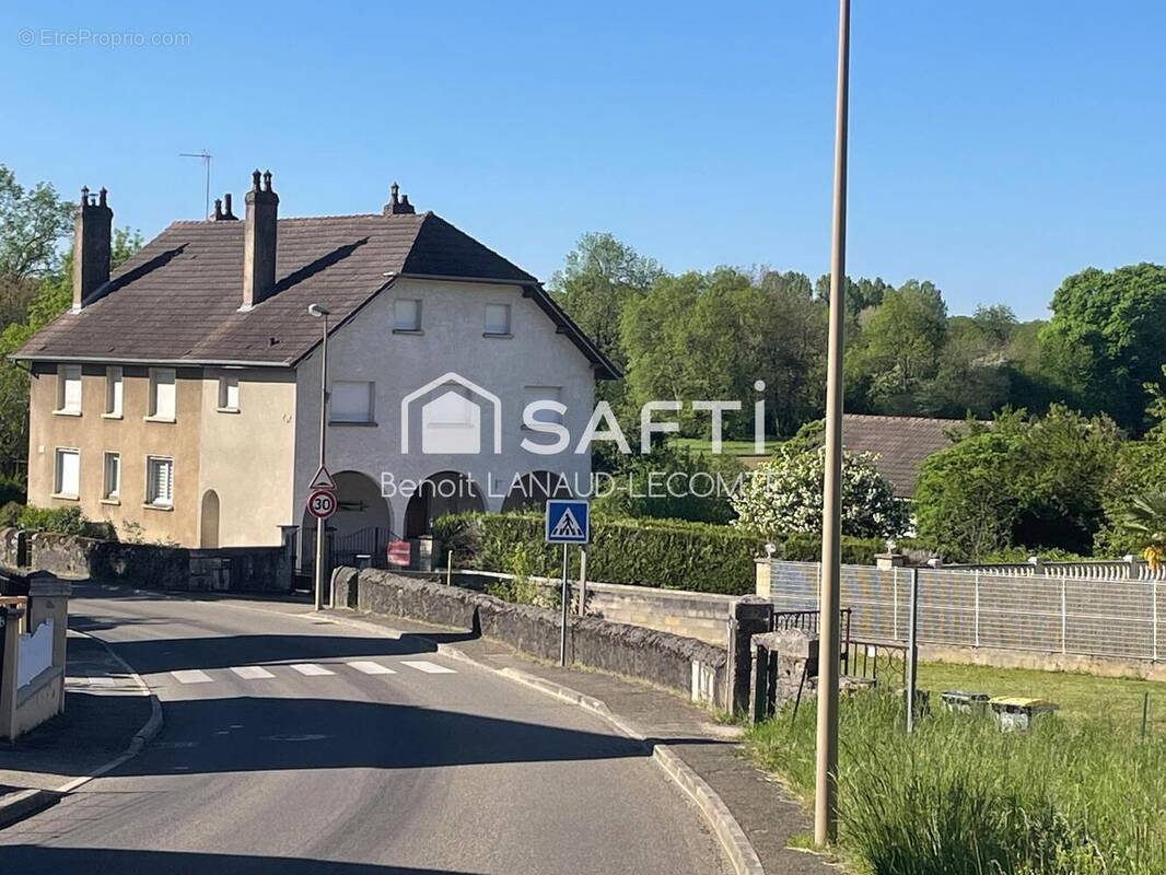 Photo 1 - Maison à DAMPIERRE