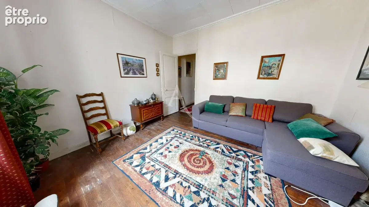 Maison de charme de 100m² au coeur de ville. Emplacement idéal (sans jardin!) - photo 2