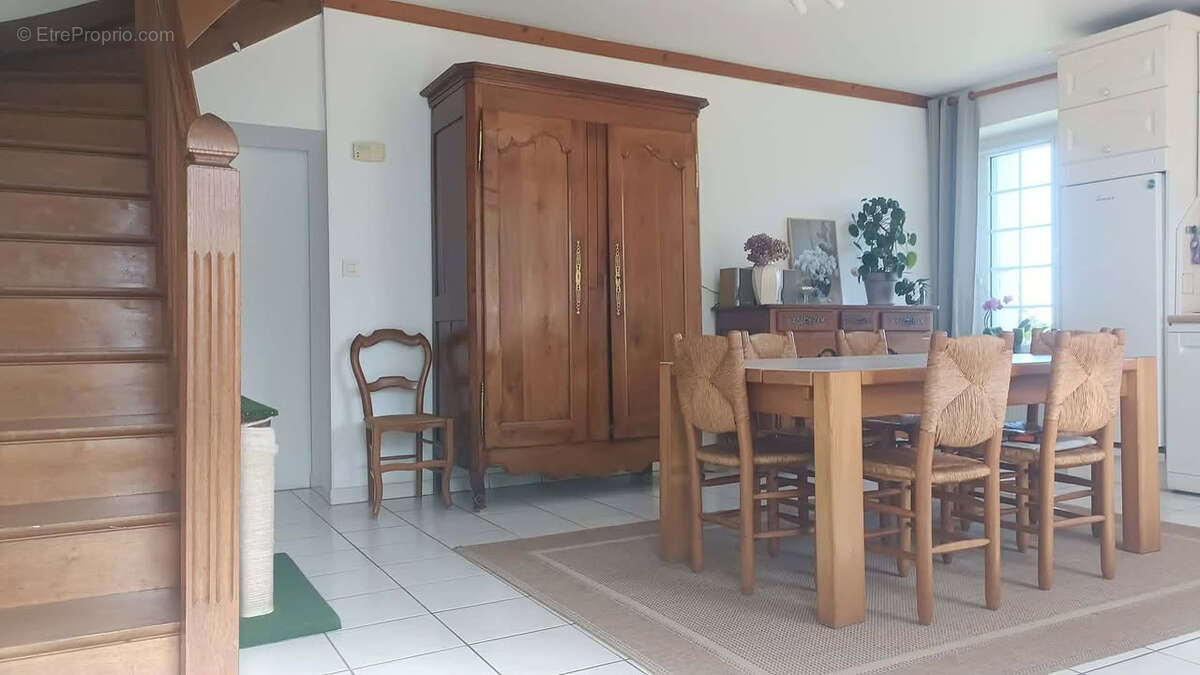 Maison à MENOMBLET