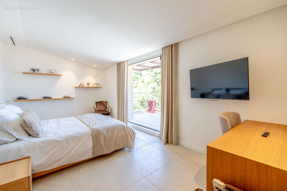 Domaine de la Nartelle villa de prestige avec piscine et vue mer dominante - photo 25