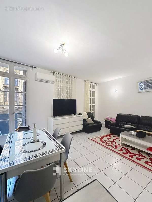 Appartement à MARSEILLE-1E