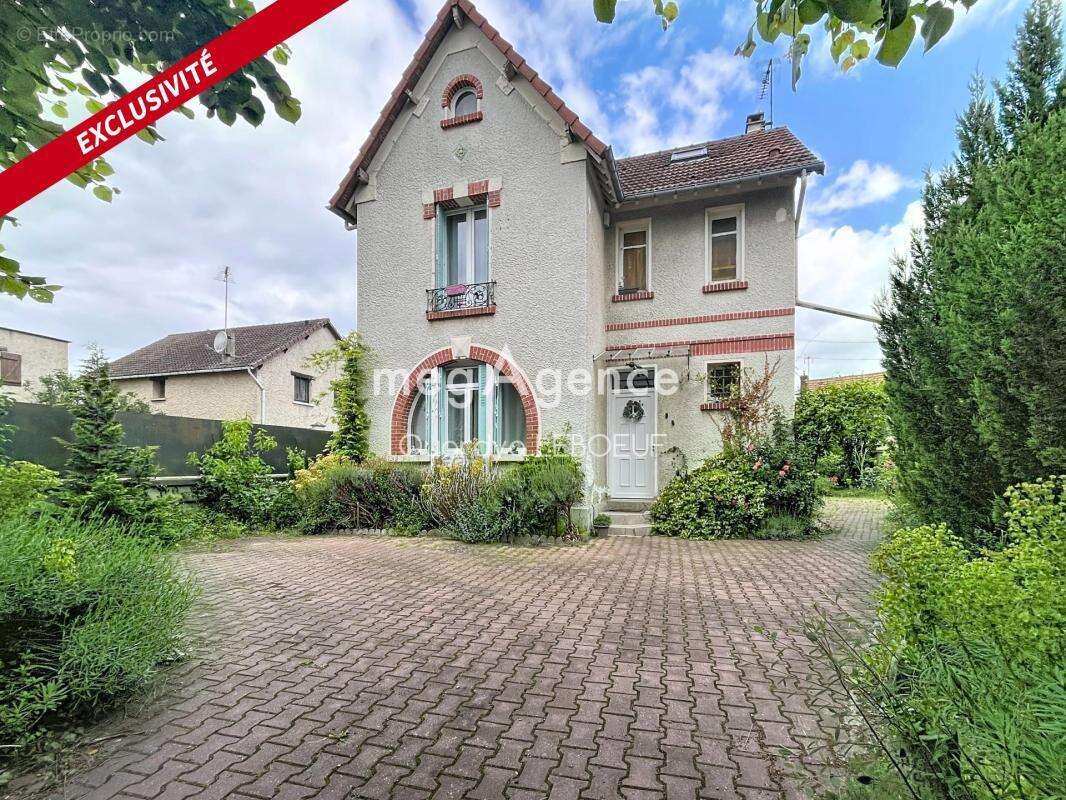 Maison ancienne de charme – 5 chambres, dépendance et jardin - photo 2