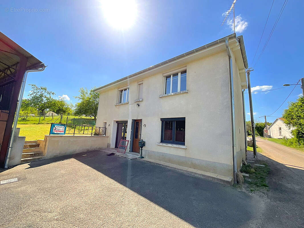Maison à CHAUVIREY-LE-CHATEL