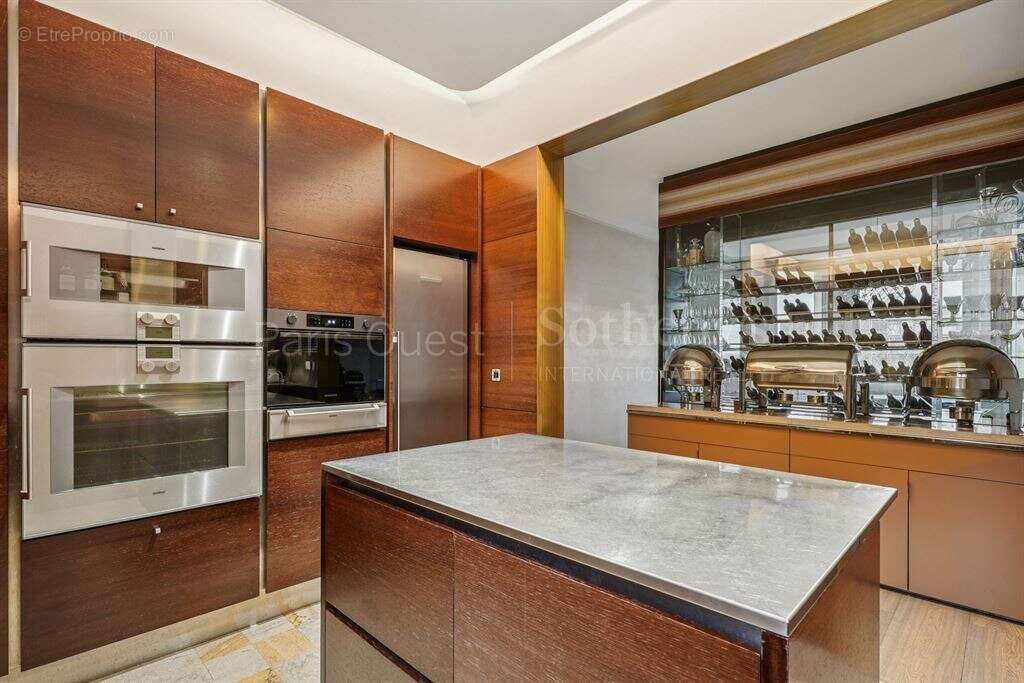 Appartement à PARIS-7E