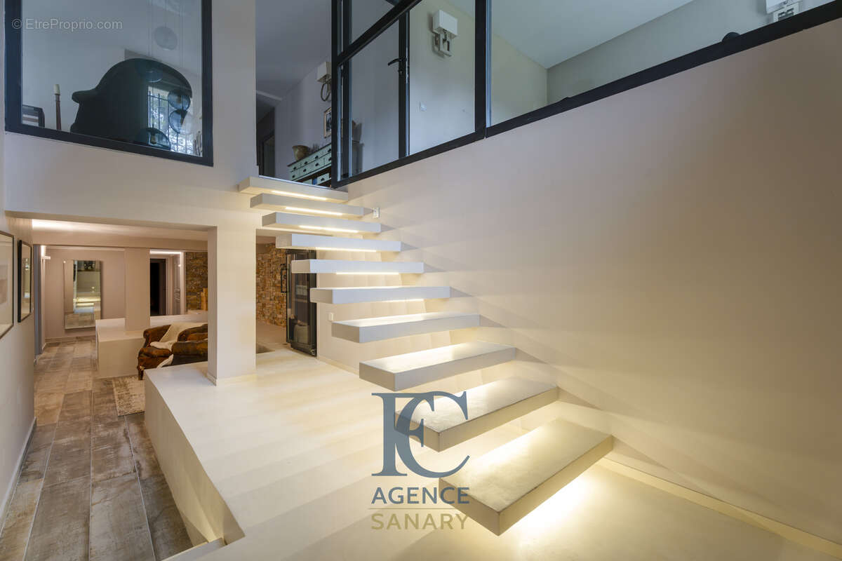 Maison à LE CASTELLET