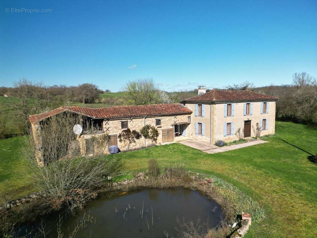 Maison à SEISSAN