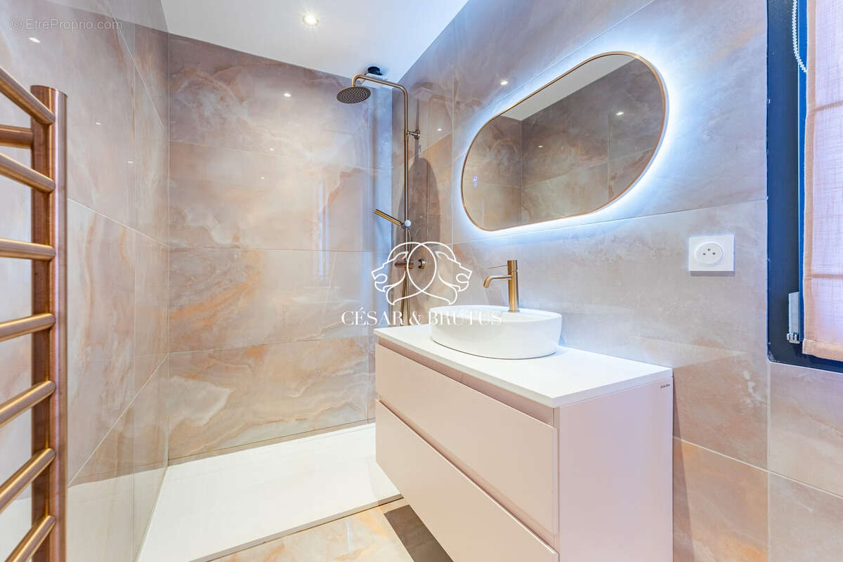 Maison à VILLEURBANNE