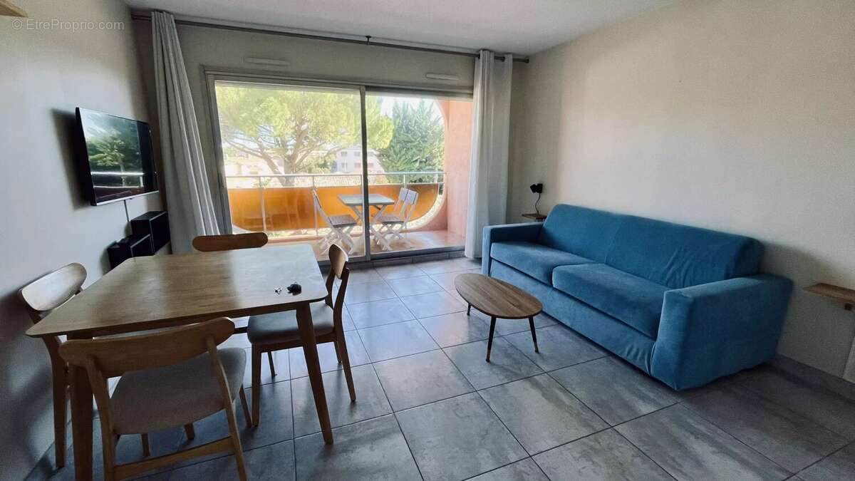 Appartement à VALLAURIS